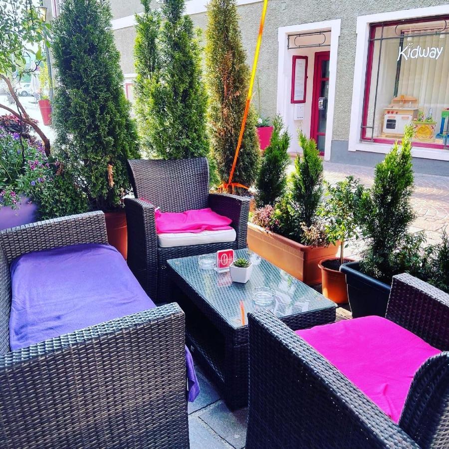 Hostel Lovely Rooms, City Center, Shared Bathroom, Windows To Corridor Філлах Екстер'єр фото