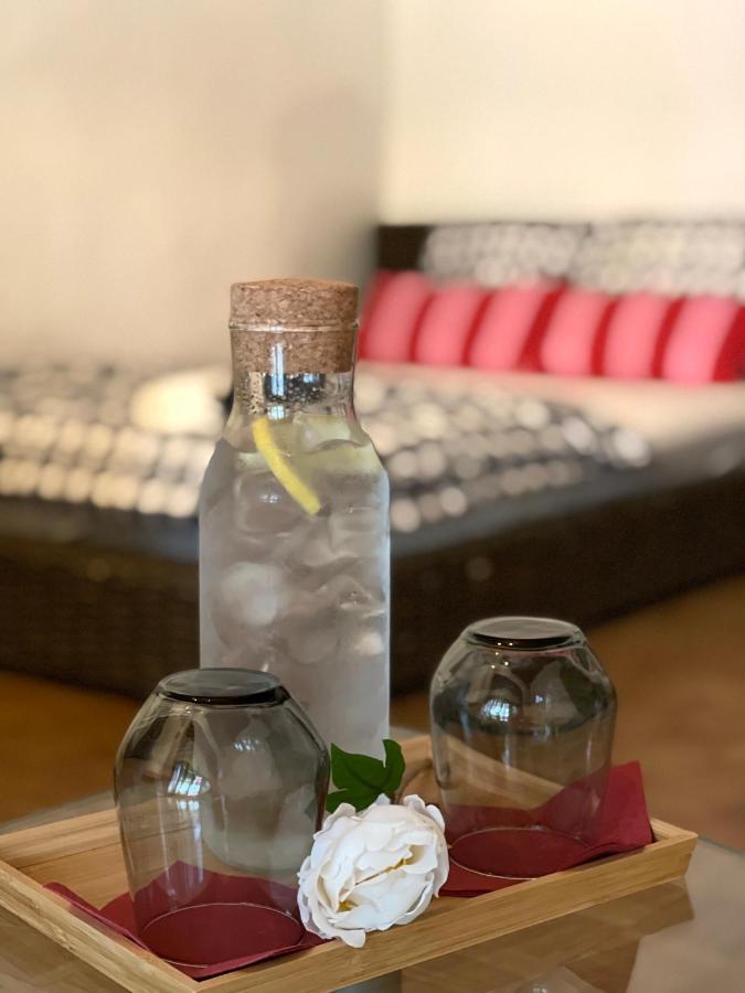 Hostel Lovely Rooms, City Center, Shared Bathroom, Windows To Corridor Філлах Екстер'єр фото