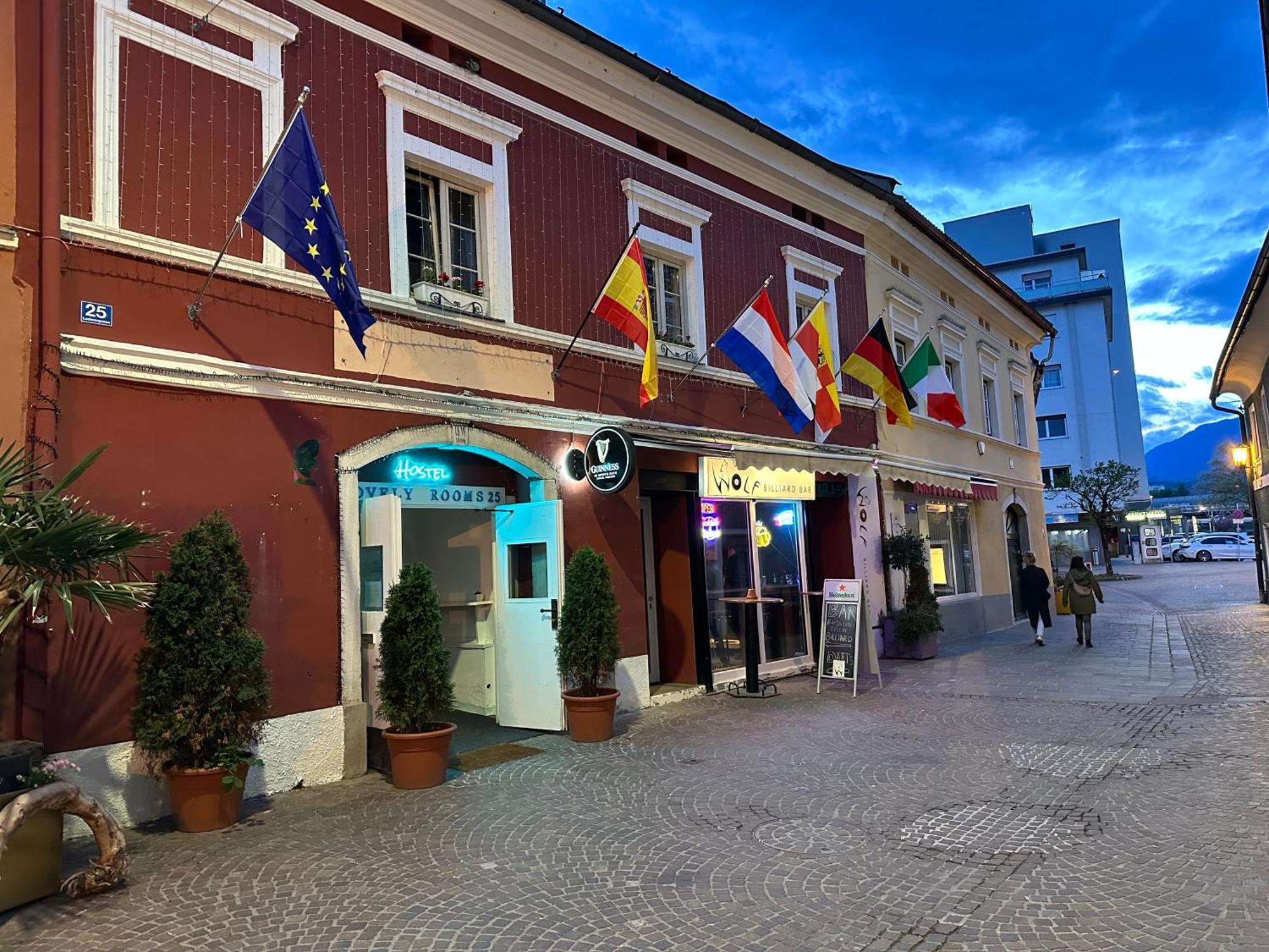 Hostel Lovely Rooms, City Center, Shared Bathroom, Windows To Corridor Філлах Екстер'єр фото