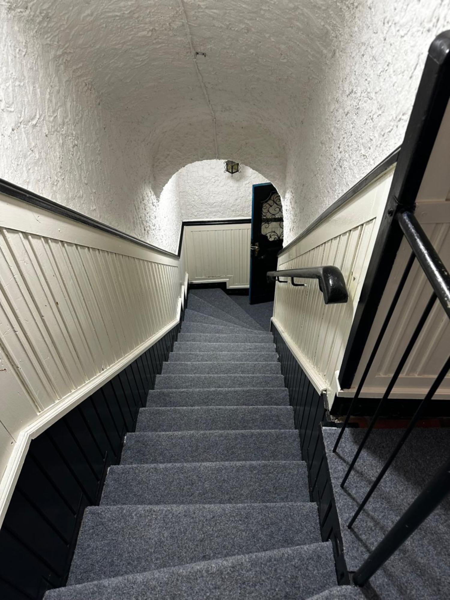 Hostel Lovely Rooms, City Center, Shared Bathroom, Windows To Corridor Філлах Екстер'єр фото