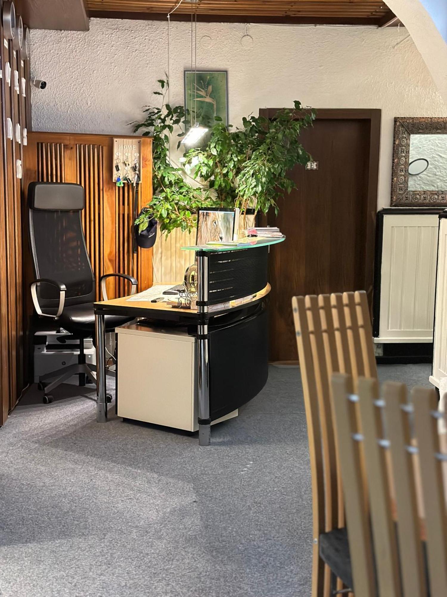 Hostel Lovely Rooms, City Center, Shared Bathroom, Windows To Corridor Філлах Екстер'єр фото